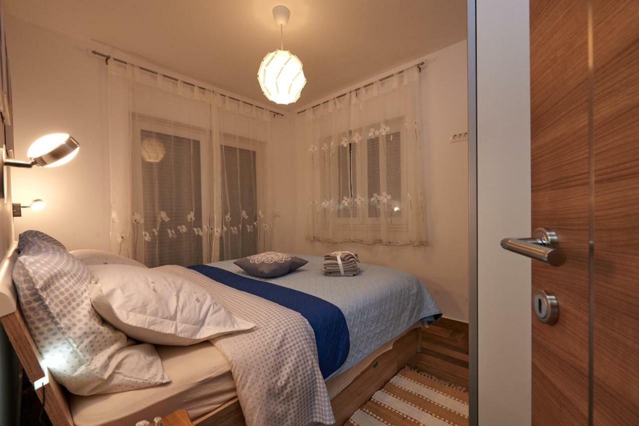 Appartamento Golubica Traù Esterno foto